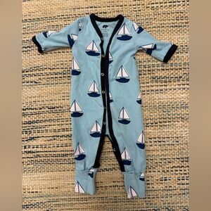 NWOT Monica + Andy On the go one piece Color Sail Size 0-3 months